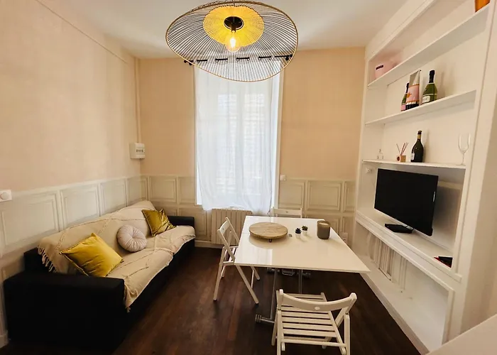 Апартаменты Le Champagne Coquebert Centre-ville *