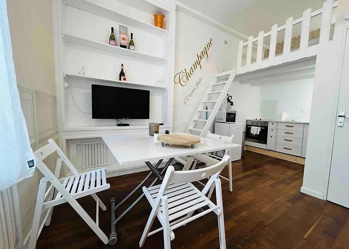 Апартаменты Le Champagne Coquebert Centre-ville