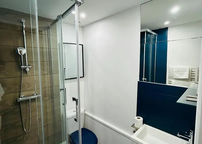 Le Champagne Coquebert Centre-ville * Реймс